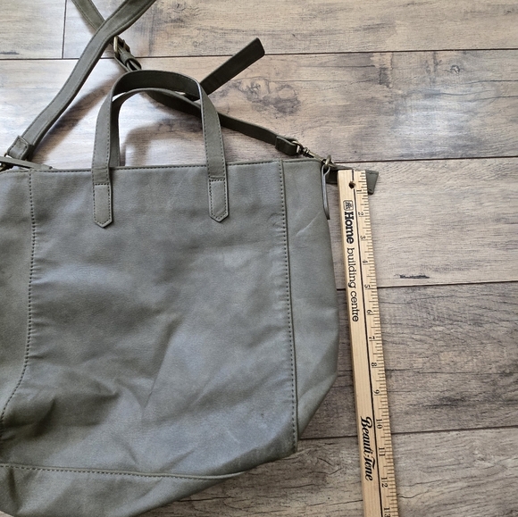 Universal Thread Goods Co Non Leather Olive Green Tote Bag with Adjustable Strap - Picture 3 of 11
